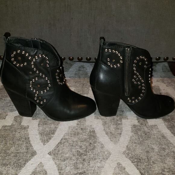 Steve Madden Awsum Women's 7.5 Studded Black Leather Upper Western Ankle Boots - Picture 3 of 9